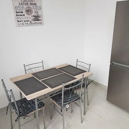 Flo Apartament